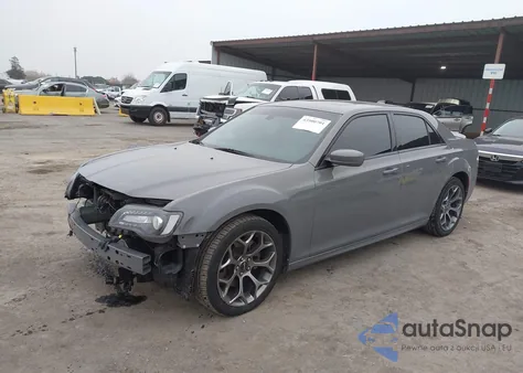 2018 Chrysler 300 300S z USA, uszkodzony, nr VIN 2C3CCABT0JH117211